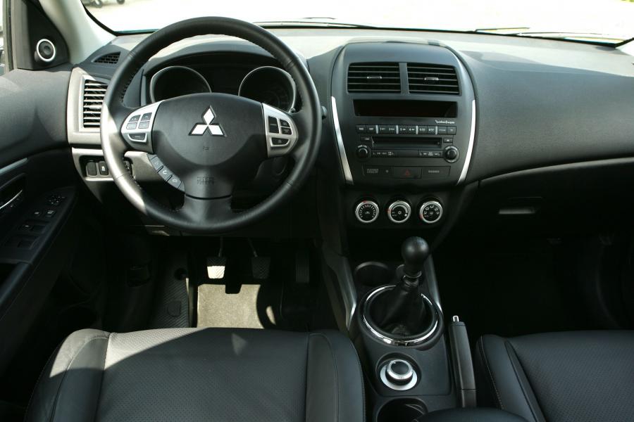 Mitsubishi ASX 2010 года  (фото 2 из 82)